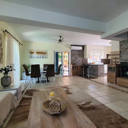 Charming 3-bed In With Heated Pool Villa Protaras
