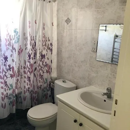 Charming 3-bed In With Heated Pool *